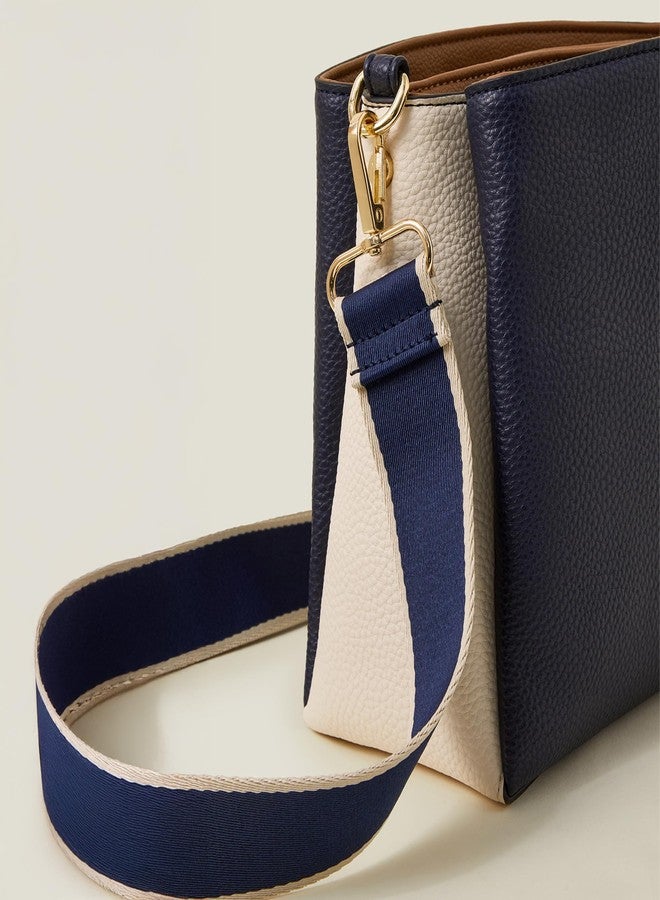 أكسيسورايز حقيبة كتف نسائية من أكسسورايز لندن، زرقاء اللون، بثلاثة أقسام | أحدث حقيبة كتف نسائية | حقيبة كروس أنيقة للنساء | حقائب نسائية للاستخدام المكتبي والعمل | هدية للسيدات - Image 4